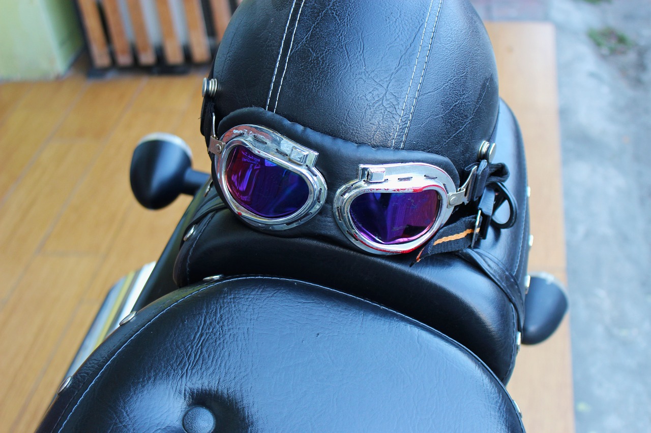 Motorbike Helmet 2022829 1280